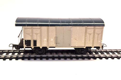 Geschlossener güterwaggon mit - geschlossener,
